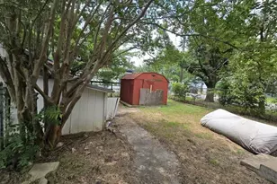 1230 W Woodard St, Denison, TX 75020 - Photo 9