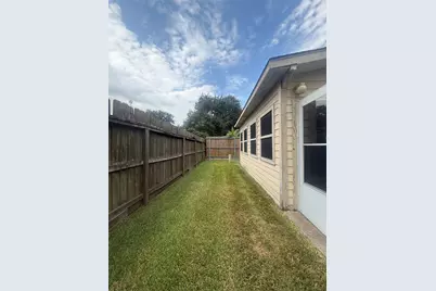 8222 Ridge Forest Drive, Houston, TX 77088 - Photo 3