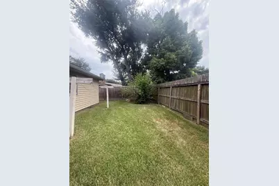 8222 Ridge Forest Drive, Houston, TX 77088 - Photo 5