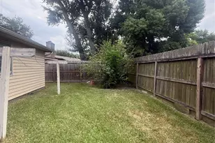 8222 Ridge Forest Dr, Houston, TX 77088 - Photo 5