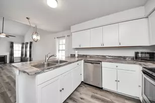 11917 Bob White Dr, Houston, TX 77035 - Photo 15