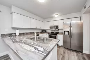11917 Bob White Dr, Houston, TX 77035 - Photo 5