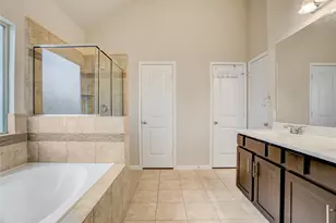 14230 Rim Side Trl, Houston, TX 77045 - Photo 13