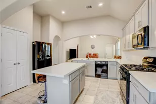 14230 Rim Side Trl, Houston, TX 77045 - Photo 9