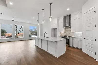 806 Fisher Street #G, Houston, TX 77018 - Photo 1