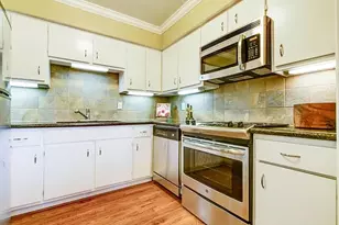 10220 Memorial Dr, Houston, TX 77024 - Photo 5