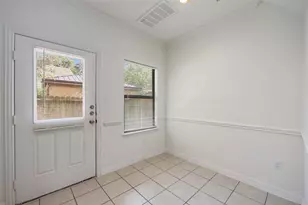 8710 Knox St, Houston, TX 77088 - Photo 9