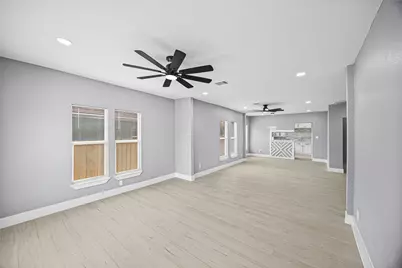 6333 Iron Rock St Street, Houston, TX 77087 - Photo 5