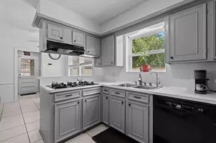 15306 Corona Del Mar Dr, Houston, TX 77083 - Photo 13