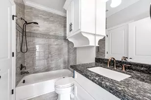 5733 Winsome Ln, Houston, TX 77057 - Photo 9