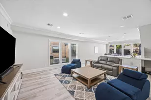 830 Silvergate Dr, Houston, TX 77079 - Photo 13