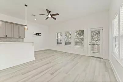 723 E 37th Street, Houston, TX 77022 - Photo 9