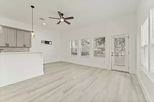 723 E 37th St, Houston, TX 77022 - Photo 9