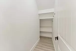 723 E 37th St, Houston, TX 77022 - Photo 13