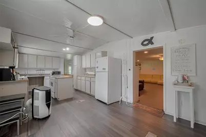 2316 Green Meadows Drive, Sealy, TX 77474 - Photo 13