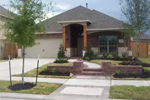 18907 Cove Pointe Dr Dr, Cypress, TX 77433 - Photo 1