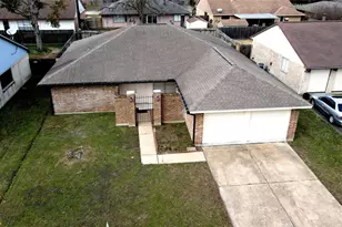 13610 Piney Oaks Dr, Houston, TX 77065 - Photo 1