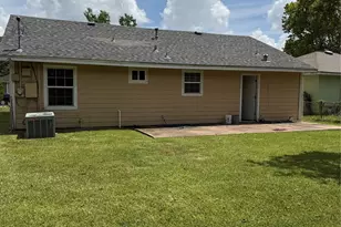 2415 Huntington Dr, Pasadena, TX 77506 - Photo 3