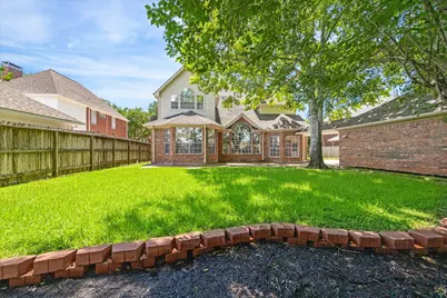 2715 Oakland Drive, Sugar Land, TX 77479 - Photo 33