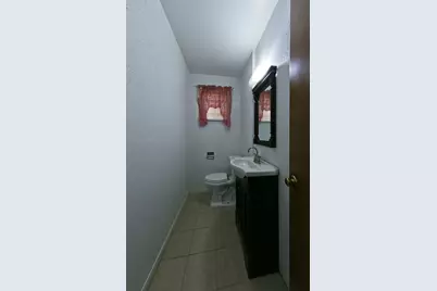 8435 Sterlingshire Street, Houston, TX 77078 - Photo 11