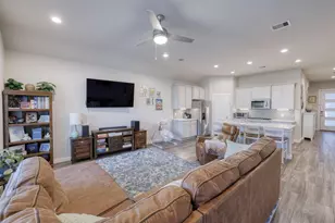 10026 Angelina Woods Ln, Conroe, TX 77384 - Photo 9