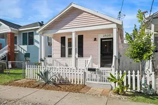 2520 Avenue L, Galveston, TX 77550 - Photo 3