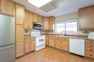 11711 Memorial Dr, Houston, TX 77024 - Photo 9