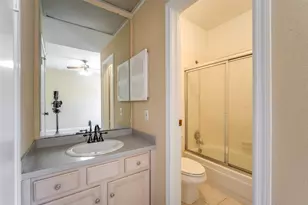 11711 Memorial Dr, Houston, TX 77024 - Photo 25