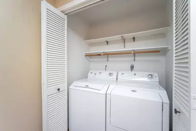 11711 Memorial Drive #621, Houston, TX 77024 - Photo 13