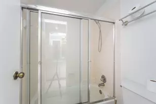 11711 Memorial Dr, Houston, TX 77024 - Photo 21