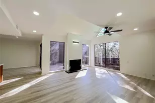 238 Litchfield Ln, Houston, TX 77024 - Photo 9