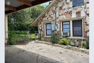 816 S Austin Street, Seguin, TX 78155 - Photo 7