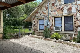 816 S Austin St, Seguin, TX 78155 - Photo 7