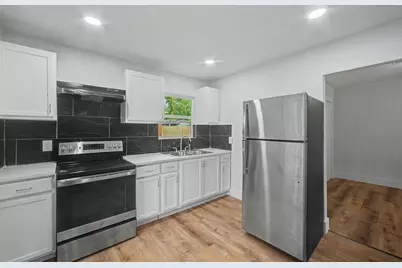 5505 Southlea Street, Houston, TX 77033 - Photo 13