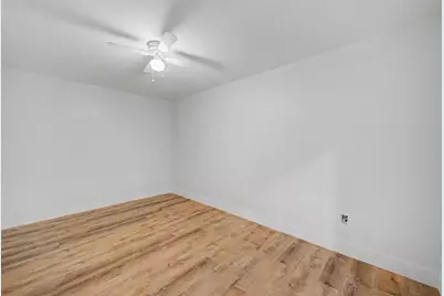 5505 Southlea Street, Houston, TX 77033 - Photo 7