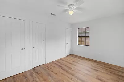 5505 Southlea Street, Houston, TX 77033 - Photo 17