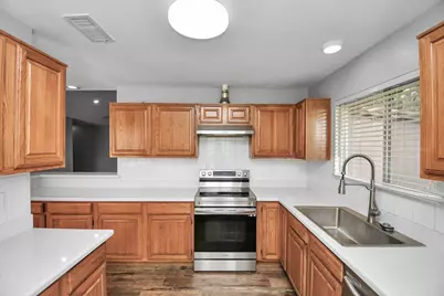 2210 S Ferrisburg Court, Sugar Land, TX 77478 - Photo 3