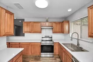 2210 S Ferrisburg Ct, Sugar Land, TX 77478 - Photo 3