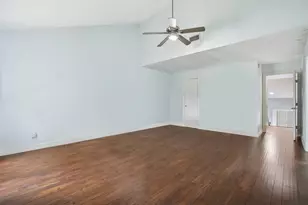 18024 Starboard Dr, Houston, TX 77058 - Photo 15