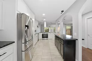18024 Starboard Dr, Houston, TX 77058 - Photo 9