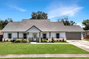 214 N Mahan, Richwood, TX 77531 - Photo 3