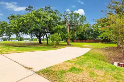 5027 S Braeswood Boulevard, Houston, TX 77096 - Photo 3