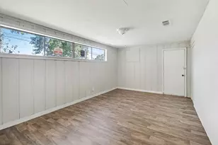 5711 Ridgeway Dr, Houston, TX 77033 - Photo 9