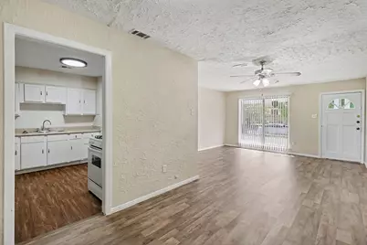 5711 Ridgeway Drive, Houston, TX 77033 - Photo 5