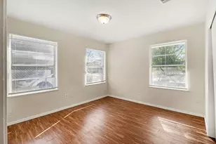 5711 Ridgeway Dr, Houston, TX 77033 - Photo 21