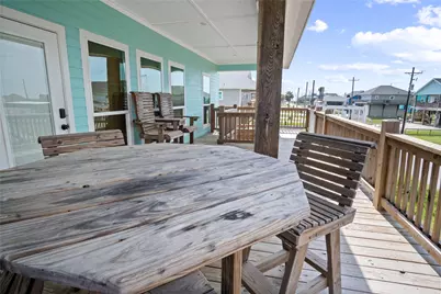 974 Mary Ann, Crystal Beach, TX 77650 - Photo 9
