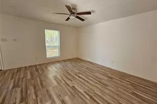 105 E Wavy Oak Cir, The Woodlands, TX 77381 - Photo 21