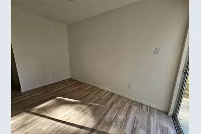 105 E Wavy Oak Circle, The Woodlands, TX 77381 - Photo 11