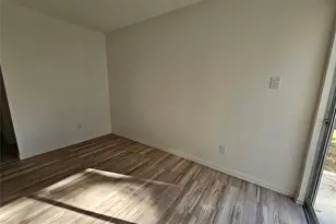 105 E Wavy Oak Cir, The Woodlands, TX 77381 - Photo 11