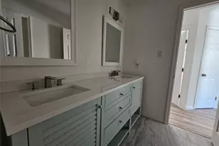 105 E Wavy Oak Cir, The Woodlands, TX 77381 - Photo 19